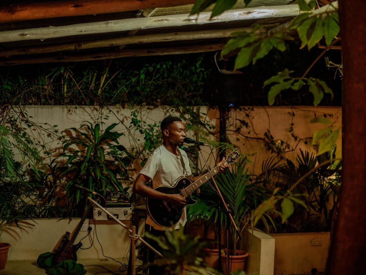 The Slow Leopard Dar es Salaam Buitenkant foto